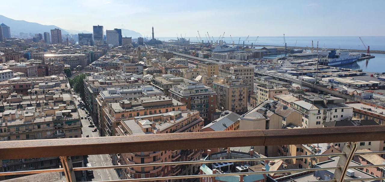 Attico Con Vista Su Genova Apartment Luaran gambar